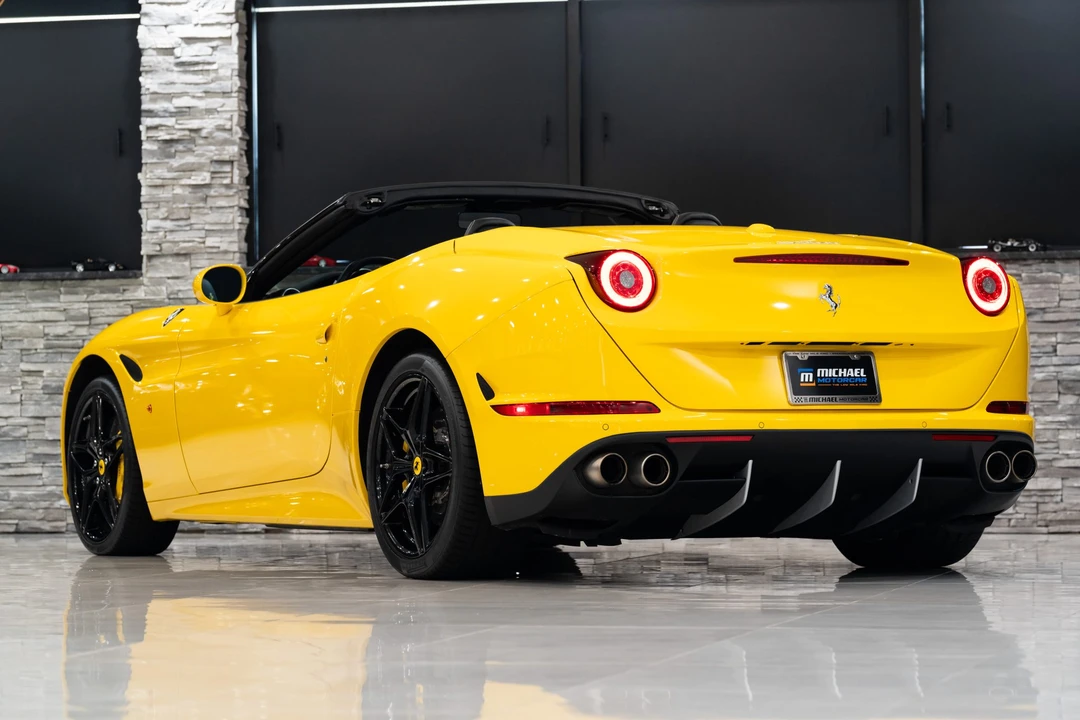 2017 Ferrari California T - Image 14 of 31