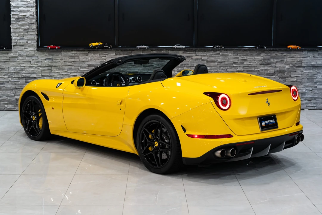 2017 Ferrari California T - Image 8 of 31
