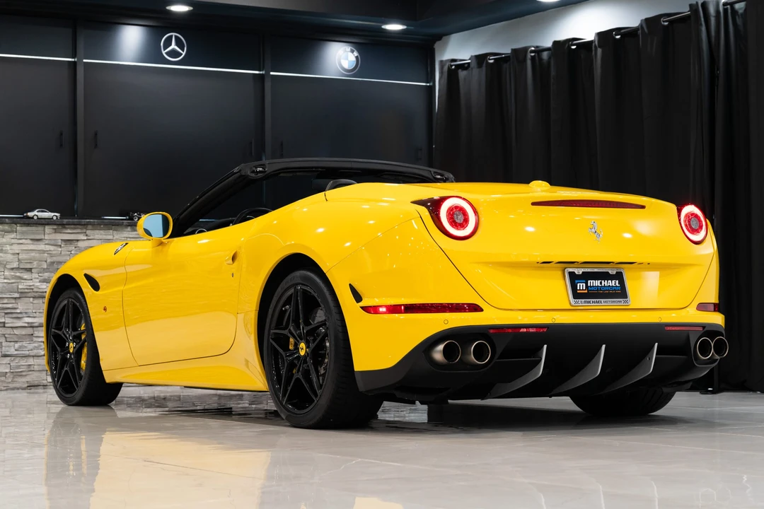 2017 Ferrari California T - Image 15 of 31