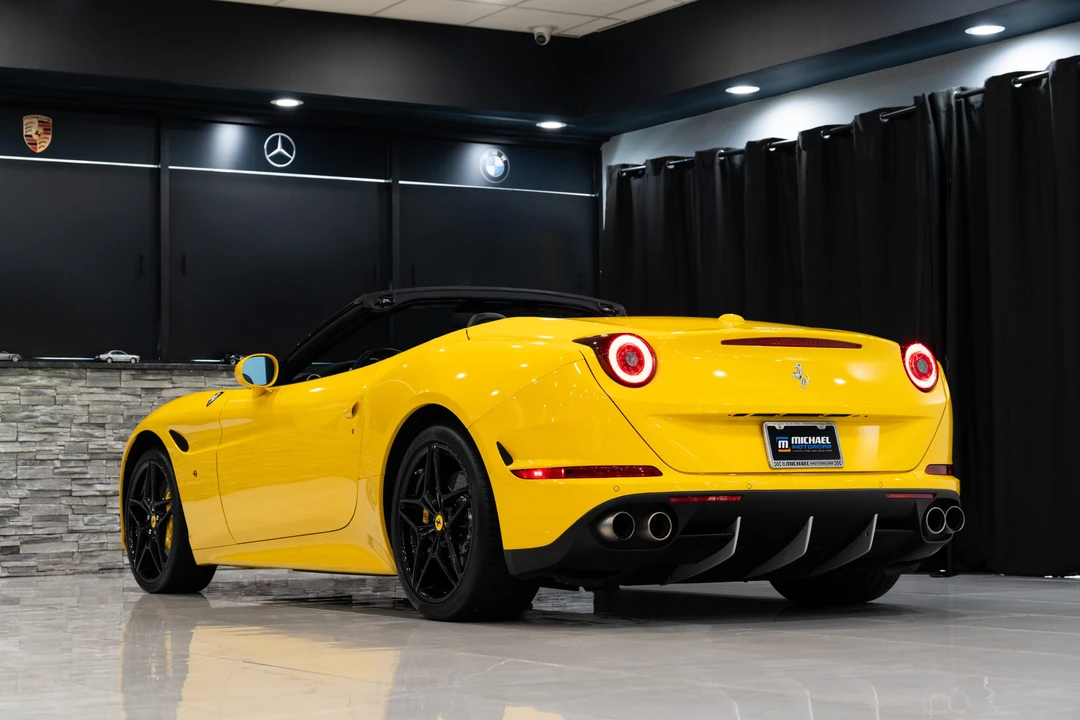 2017 Ferrari California T - Image 12 of 31