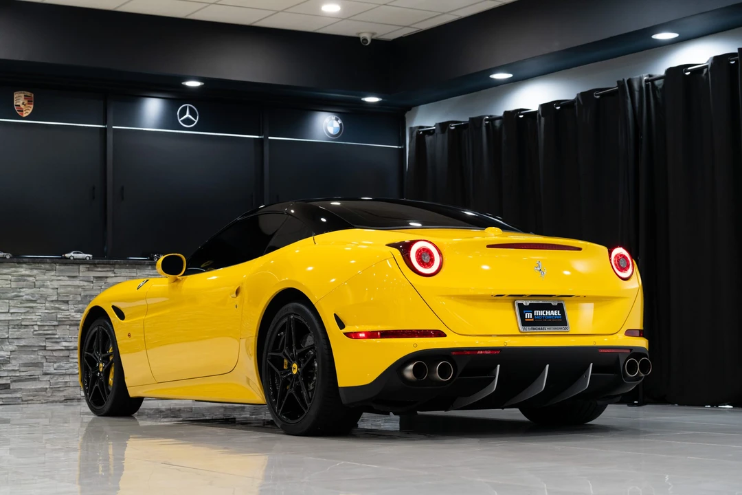 2017 Ferrari California T - Image 11 of 31