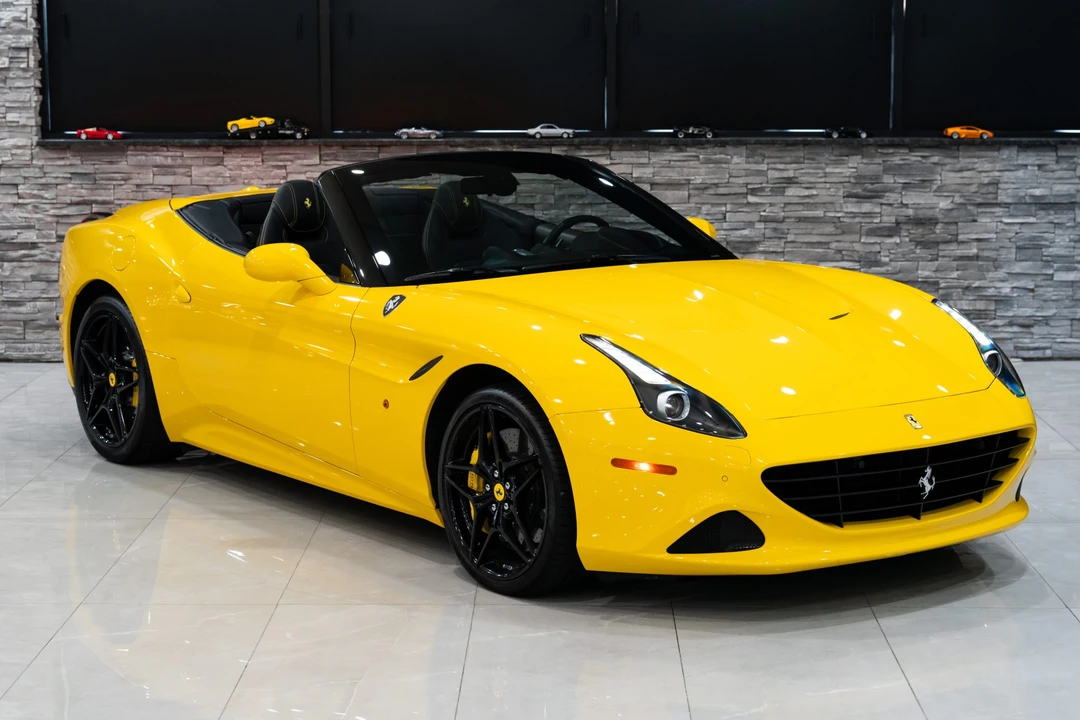 2017 Ferrari California T - Image 30 of 31