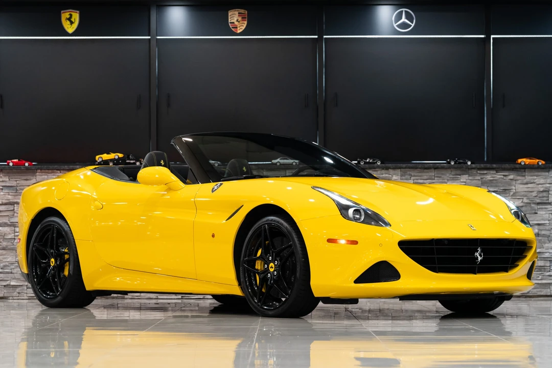 2017 Ferrari California T - Image 29 of 31