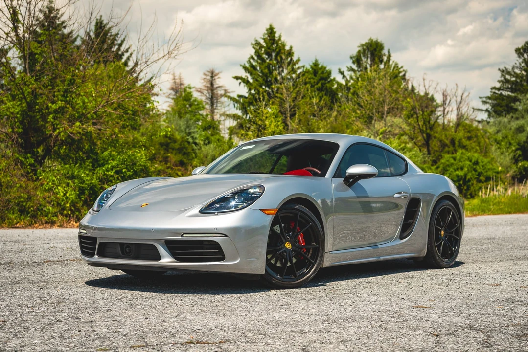 2017 Porsche 718 Cayman S - Image 10 of 31