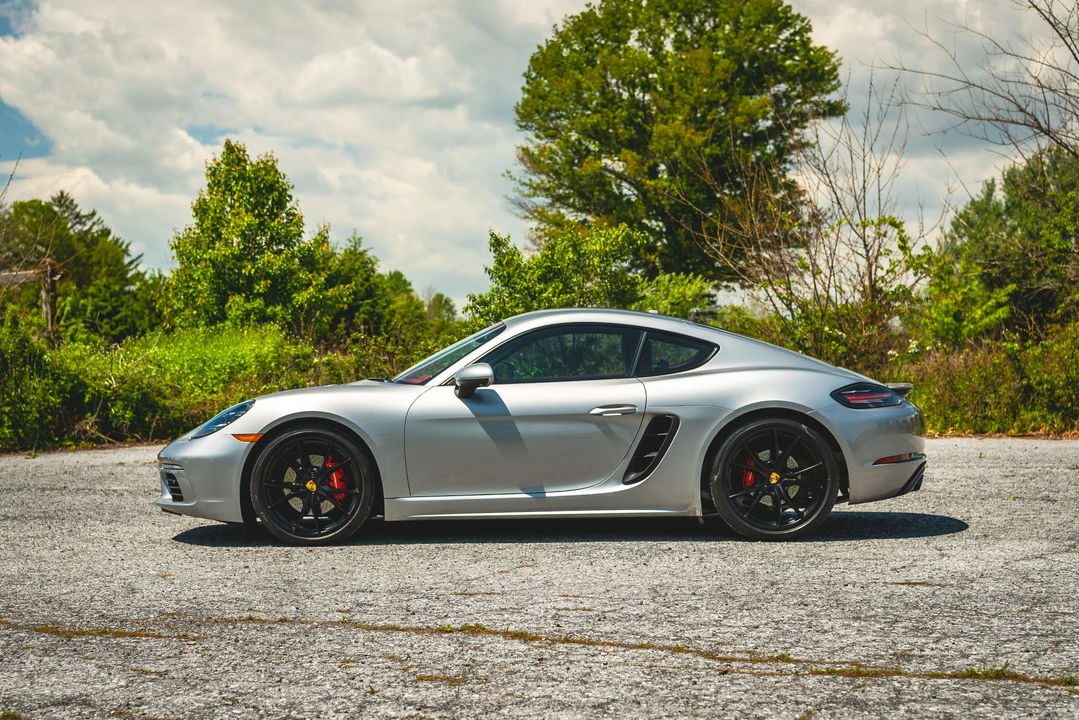 2017 Porsche 718 Cayman S - Image 24 of 31