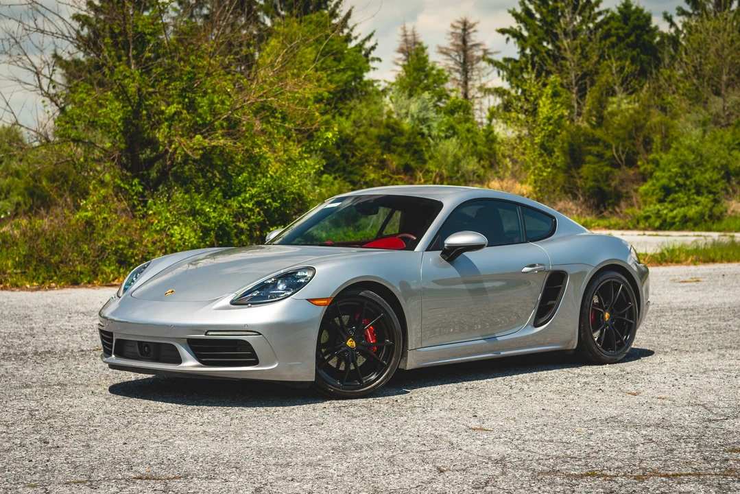 2017 Porsche 718 Cayman S - Image 13 of 31