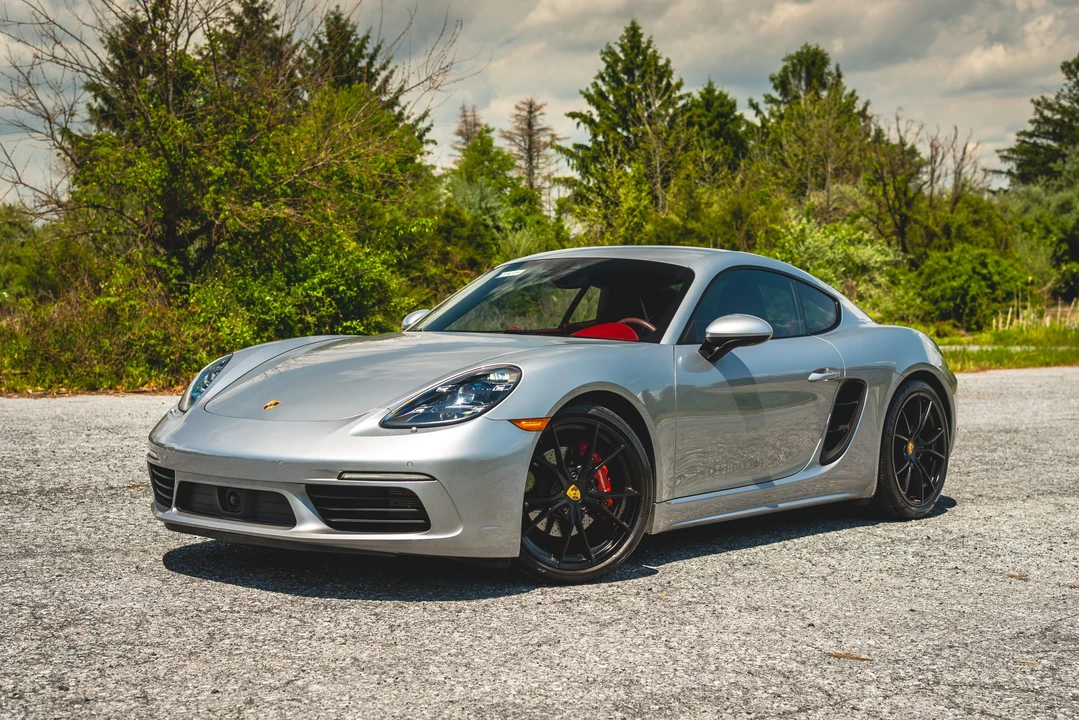 2017 Porsche 718 Cayman S - Image 11 of 31