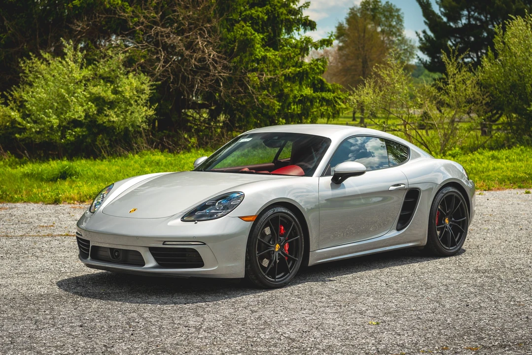 2017 Porsche 718 Cayman S - Image 16 of 31
