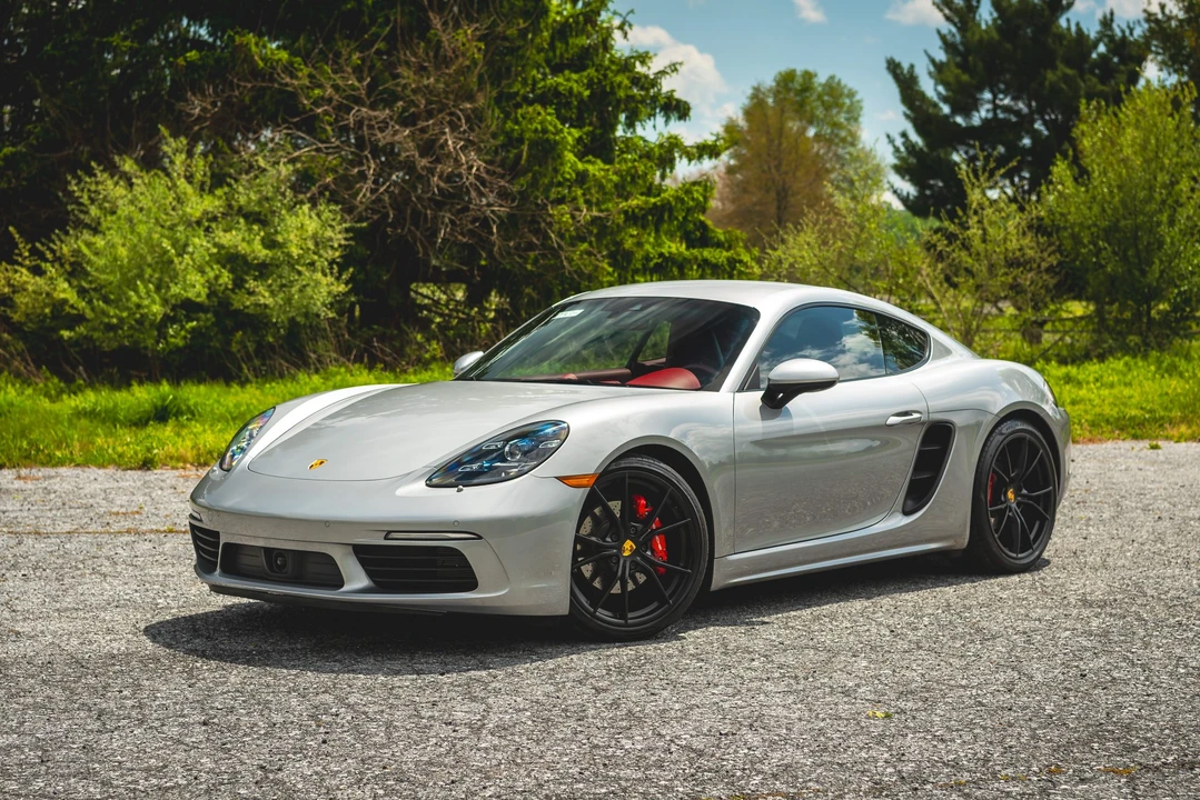 2017 Porsche 718 Cayman S - Image 8 of 31