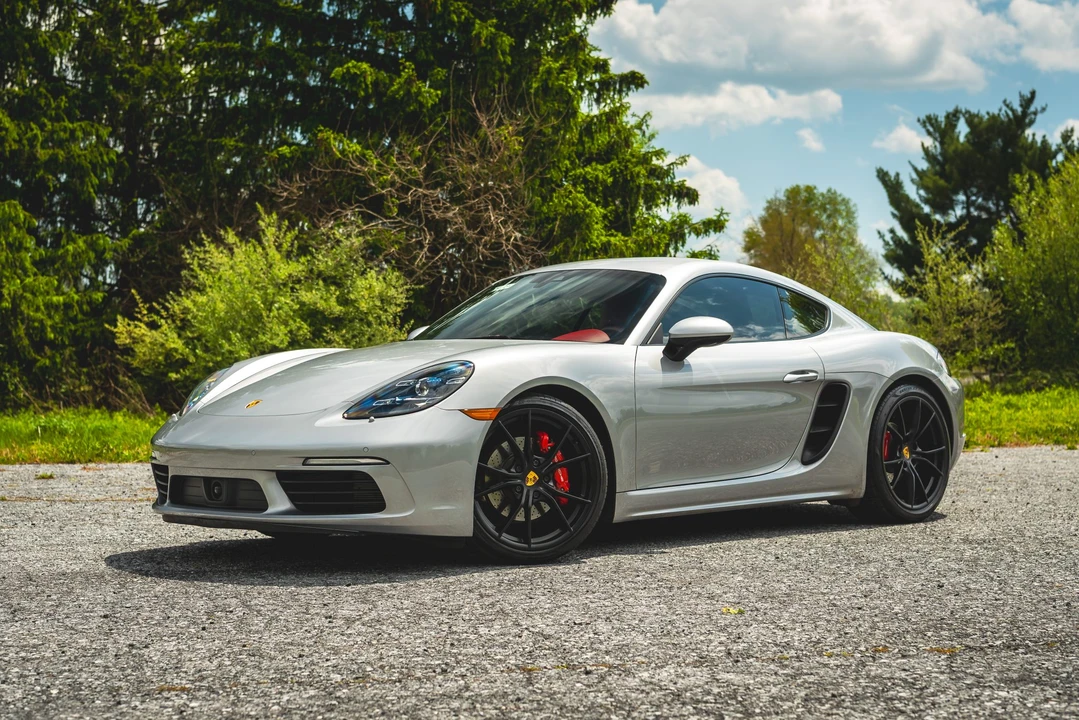 2017 Porsche 718 Cayman S - Image 12 of 31