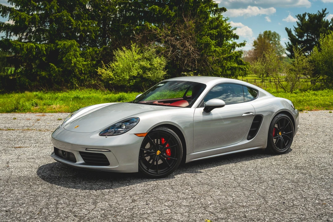 2017 Porsche 718 Cayman S - Image 15 of 31