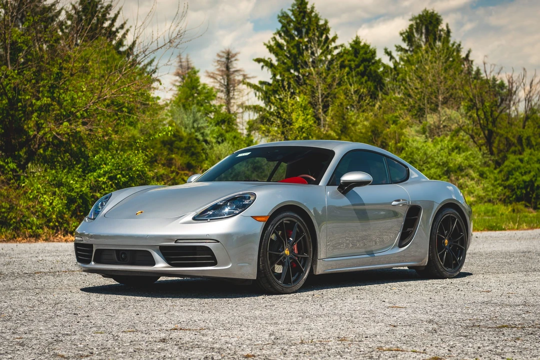 2017 Porsche 718 Cayman S - Image 9 of 31