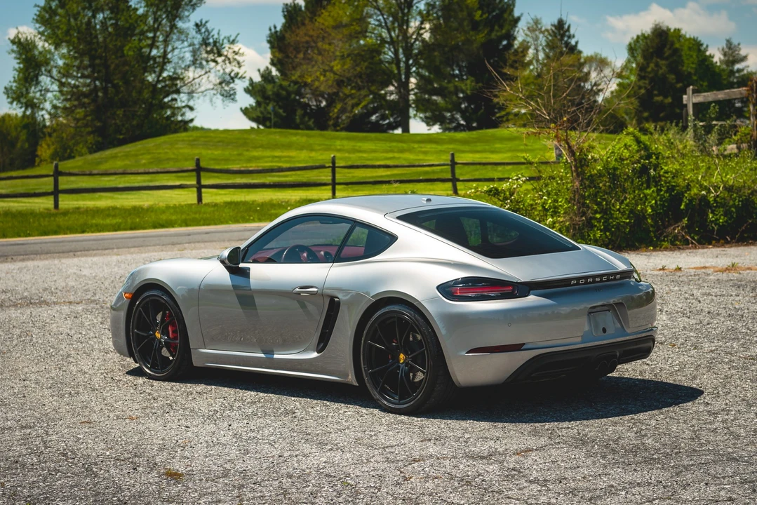 2017 Porsche 718 Cayman S - Image 26 of 31