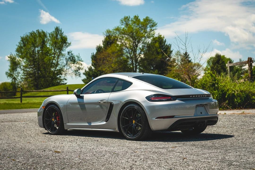 2017 Porsche 718 Cayman S - Image 27 of 31