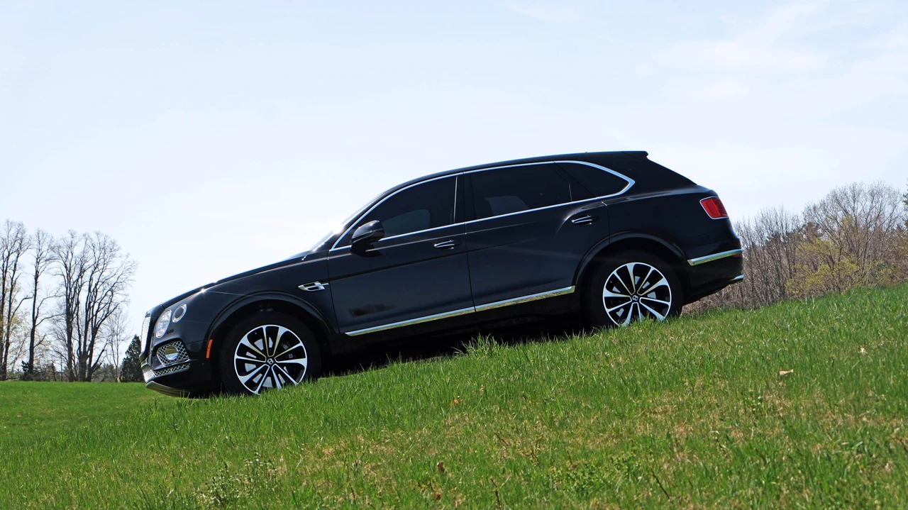 2018 Bentley Bentayga - Image 14 of 31