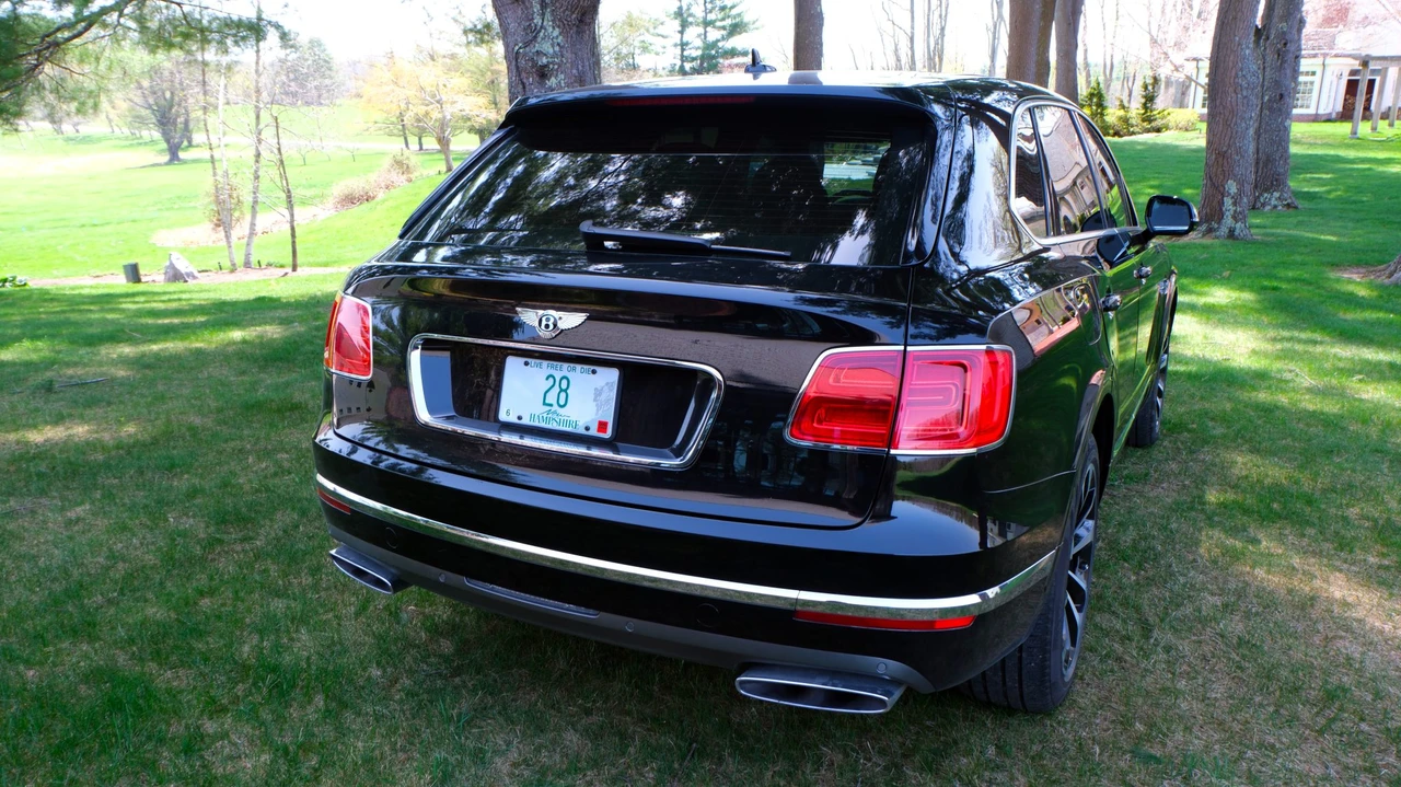 2018 Bentley Bentayga - Image 8 of 31