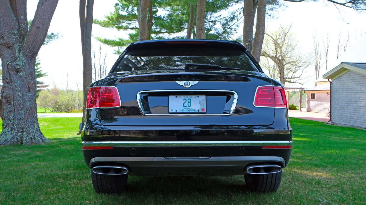2018 Bentley Bentayga - Image 10 of 31