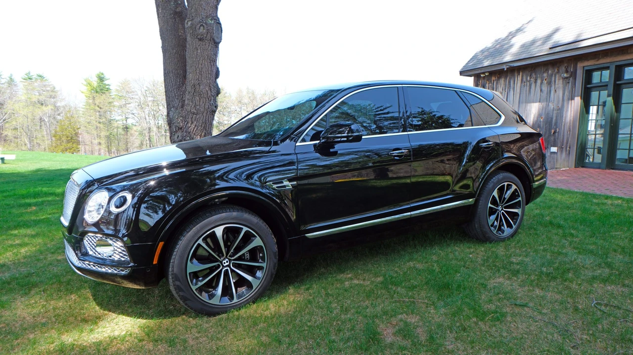 2018 Bentley Bentayga - Image 2 of 31