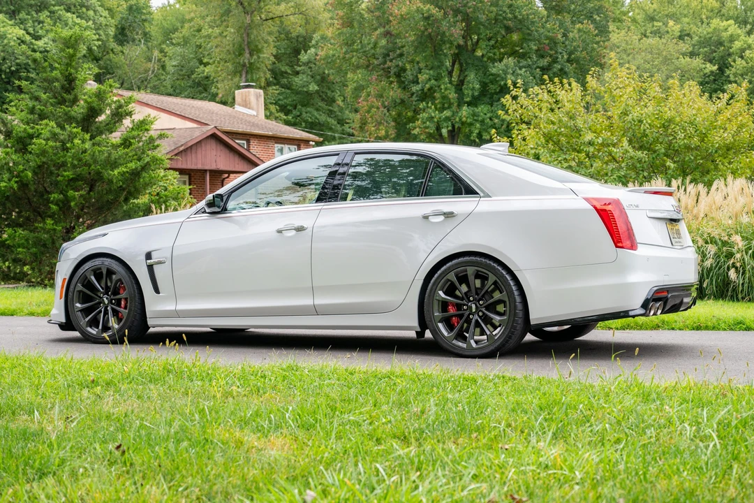 2018 Cadillac CTS-V 3rd Gen - Image 8 of 31