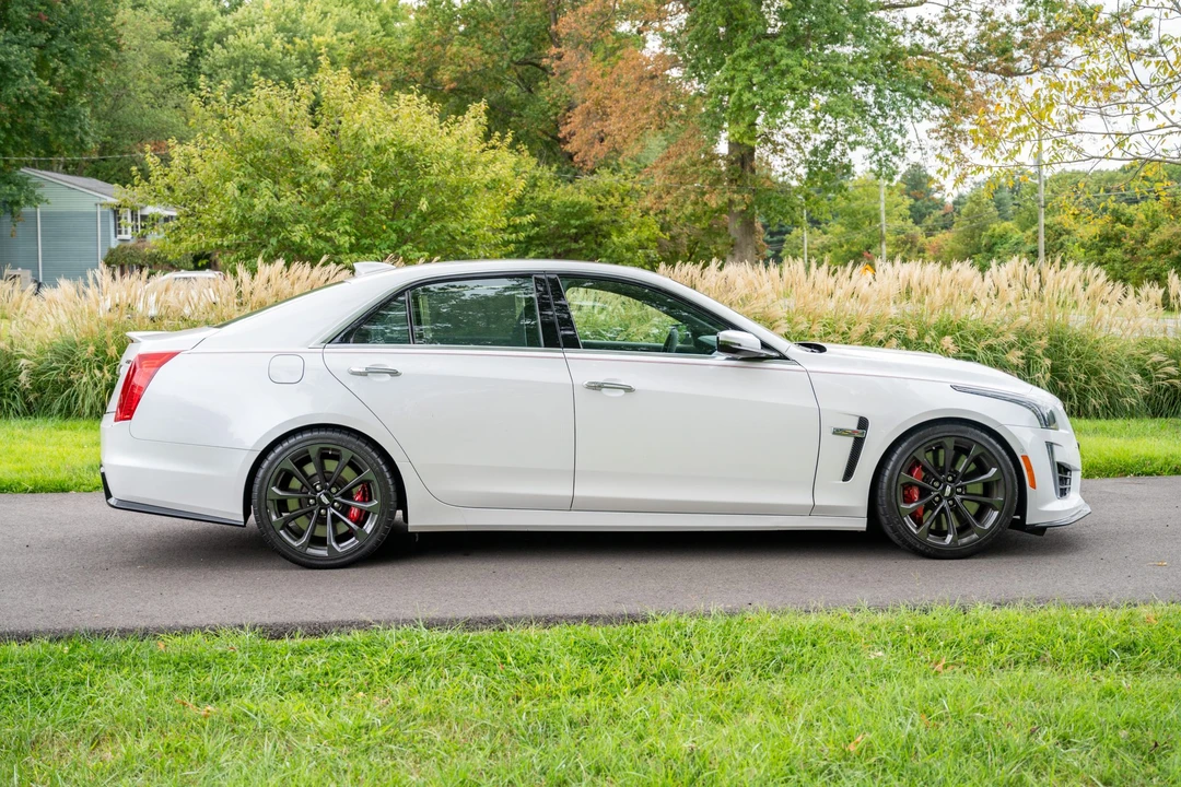 2018 Cadillac CTS-V 3rd Gen - Image 5 of 31