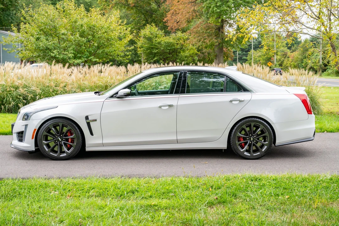 2018 Cadillac CTS-V 3rd Gen - Image 9 of 31