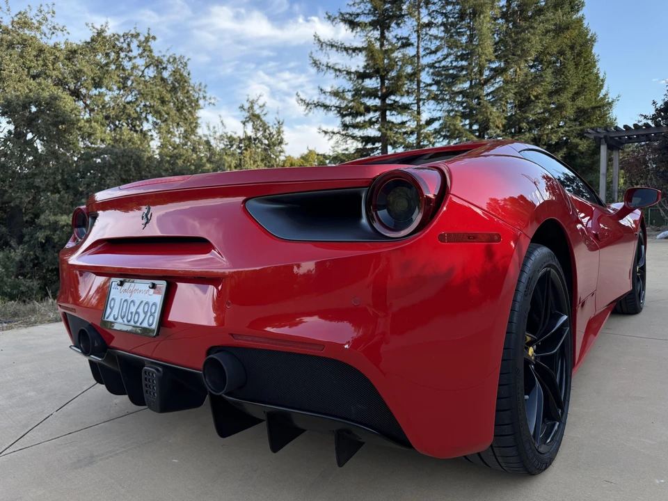 2018 Ferrari 488 Spider - Image 17 of 31