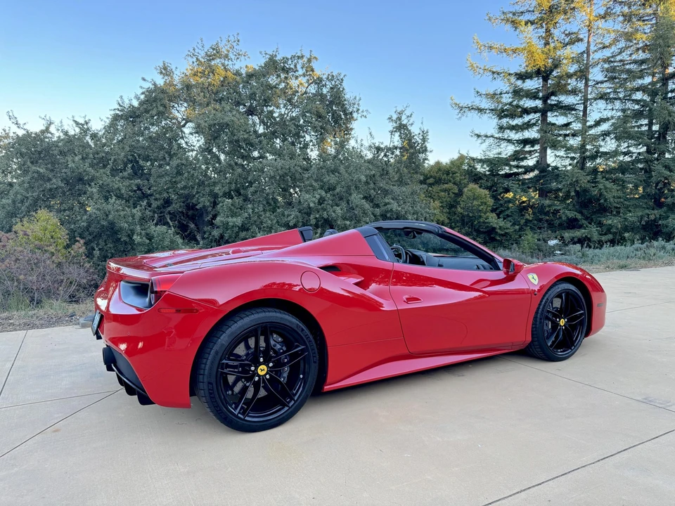 2018 Ferrari 488 Spider - Image 14 of 31