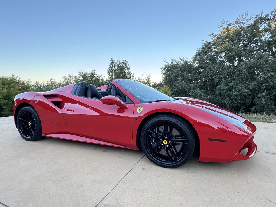 2018 Ferrari 488 Spider - Image 10 of 31