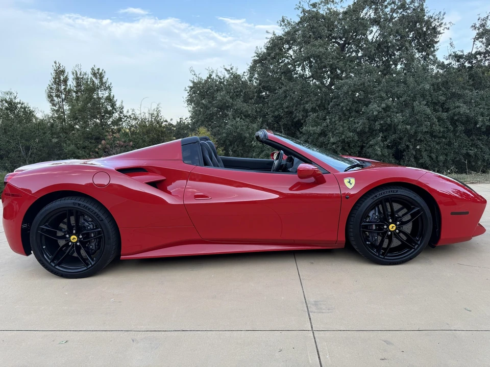 2018 Ferrari 488 Spider - Image 12 of 31