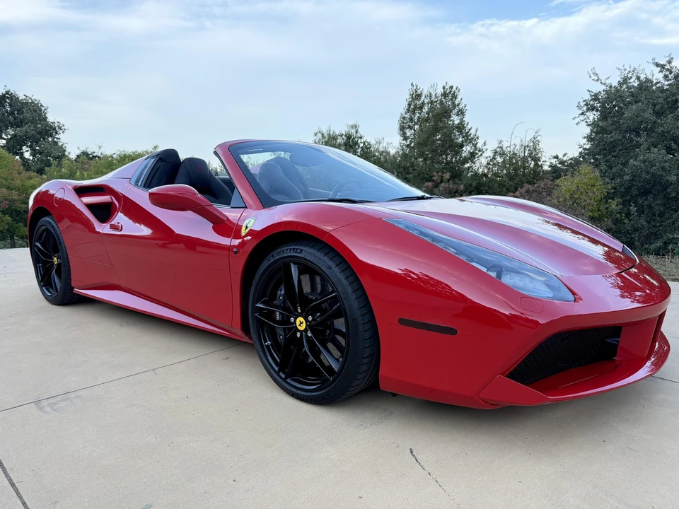 2018 Ferrari 488 Spider - Image 7 of 31