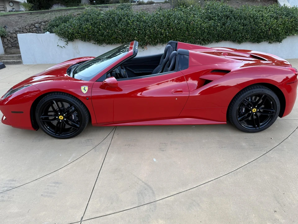 2018 Ferrari 488 Spider - Image 23 of 31