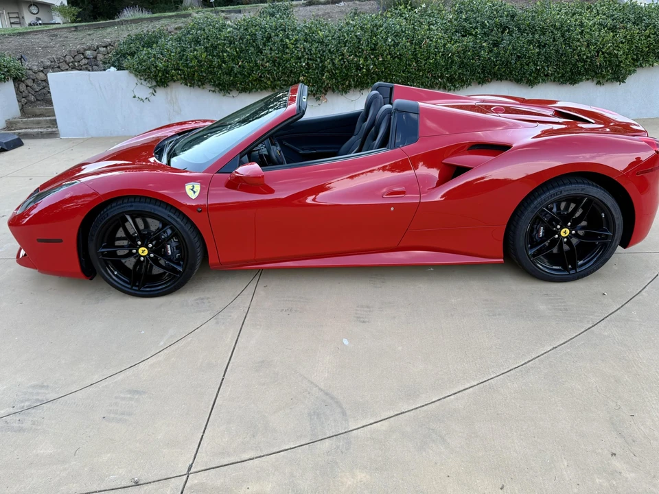 2018 Ferrari 488 Spider - Image 24 of 31