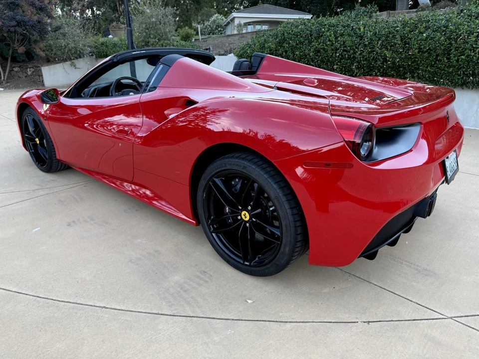 2018 Ferrari 488 Spider - Image 21 of 31