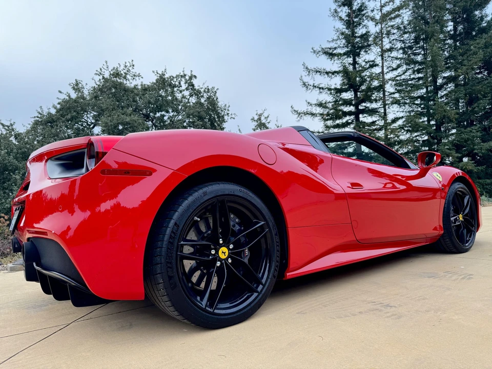 2018 Ferrari 488 Spider - Image 15 of 31