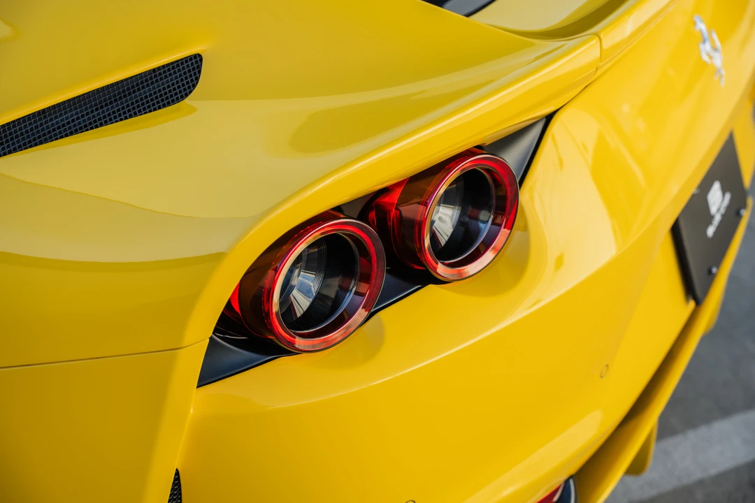 2018 Ferrari 812 Superfast - Image 24 of 31