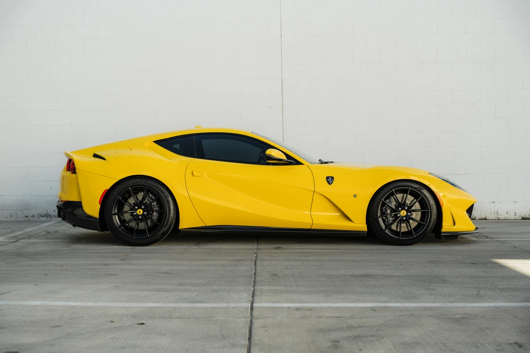2018 Ferrari 812 Superfast - Image 6 of 31