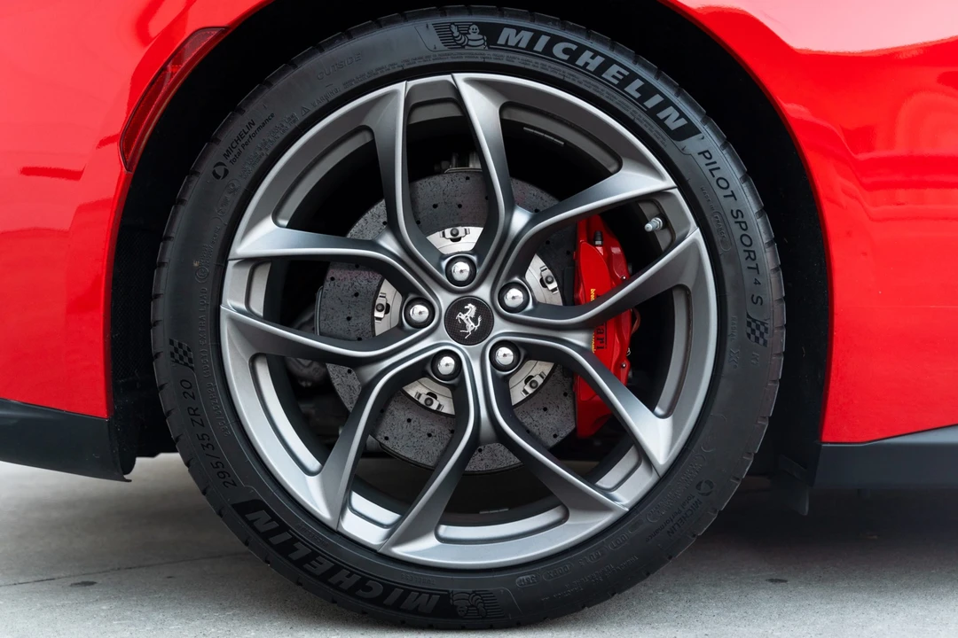 2018 Ferrari GTC4Lusso T - Image 25 of 31