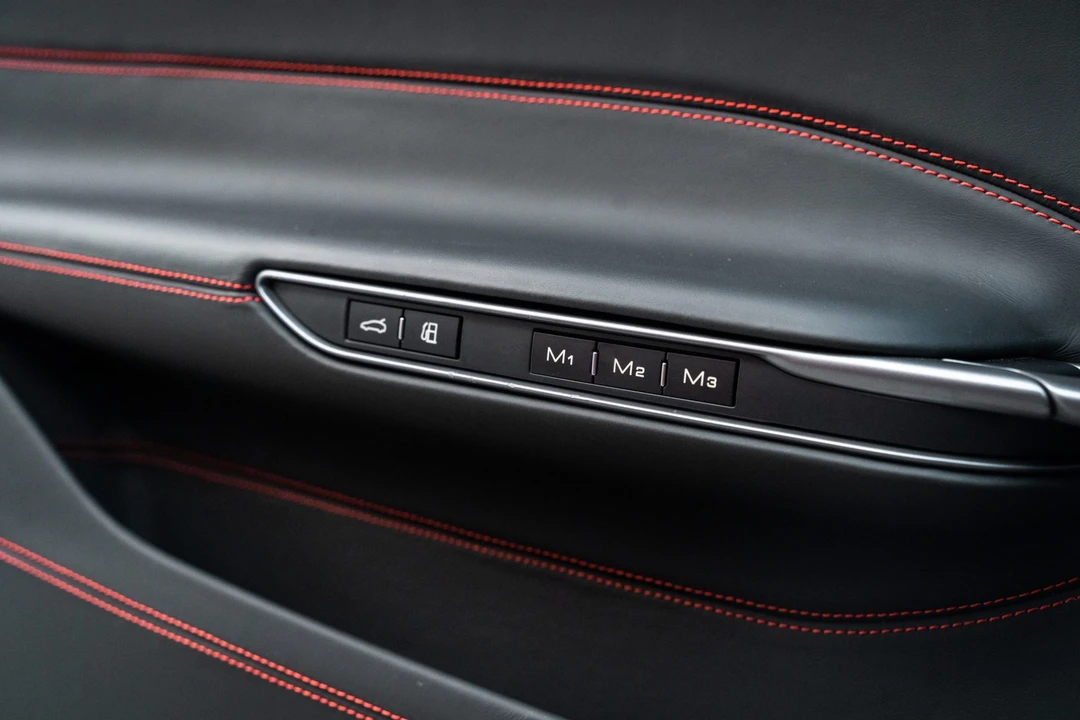 2018 Ferrari GTC4Lusso T - Image 29 of 31