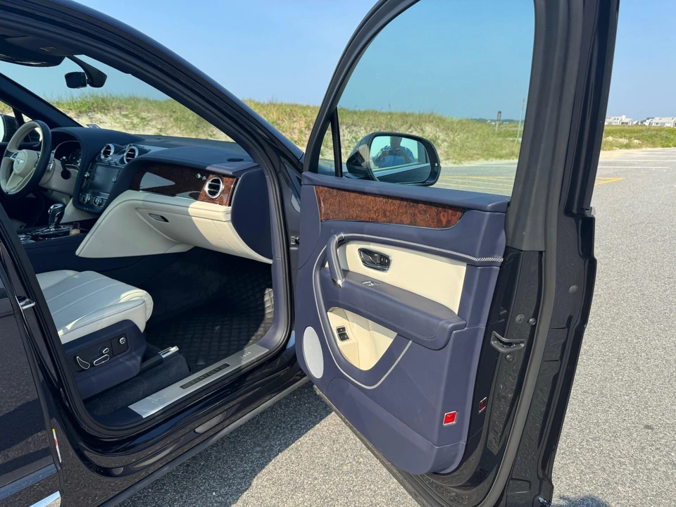 2019 Bentley Bentayga - Image 30 of 31