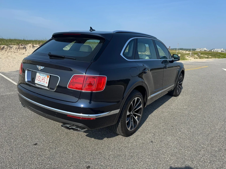 2019 Bentley Bentayga - Image 9 of 31