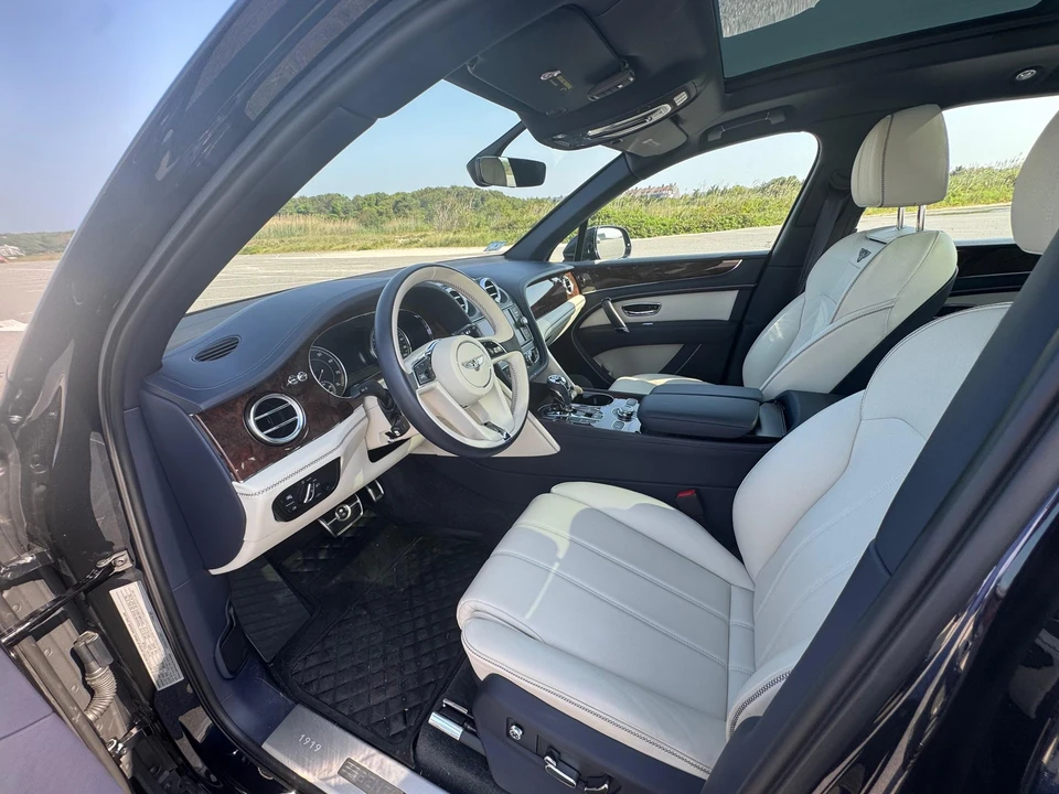 2019 Bentley Bentayga - Image 20 of 31