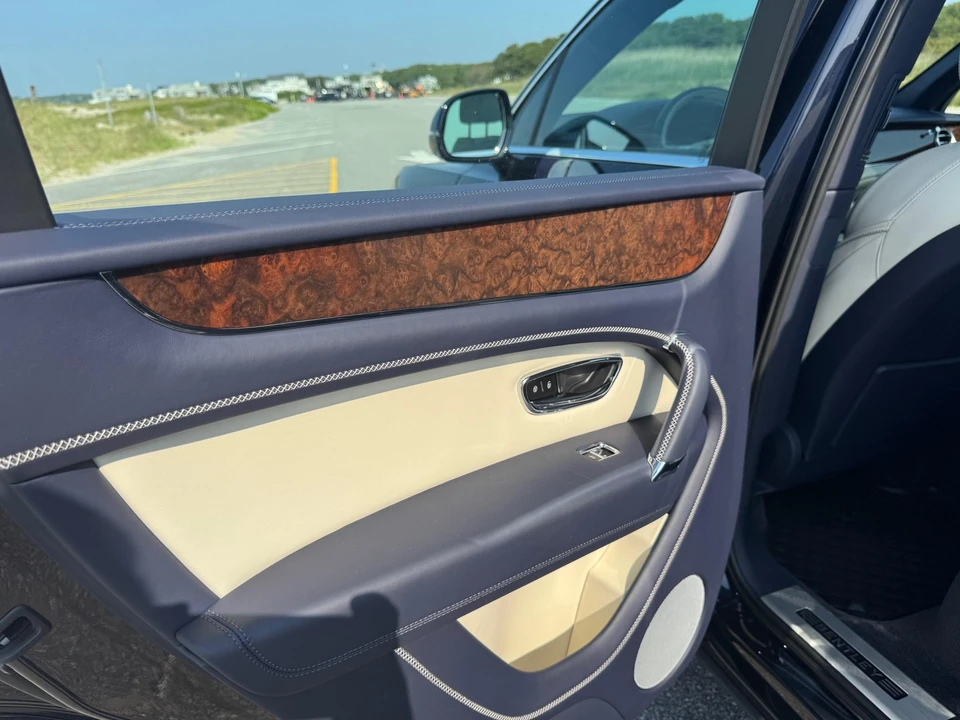 2019 Bentley Bentayga - Image 23 of 31