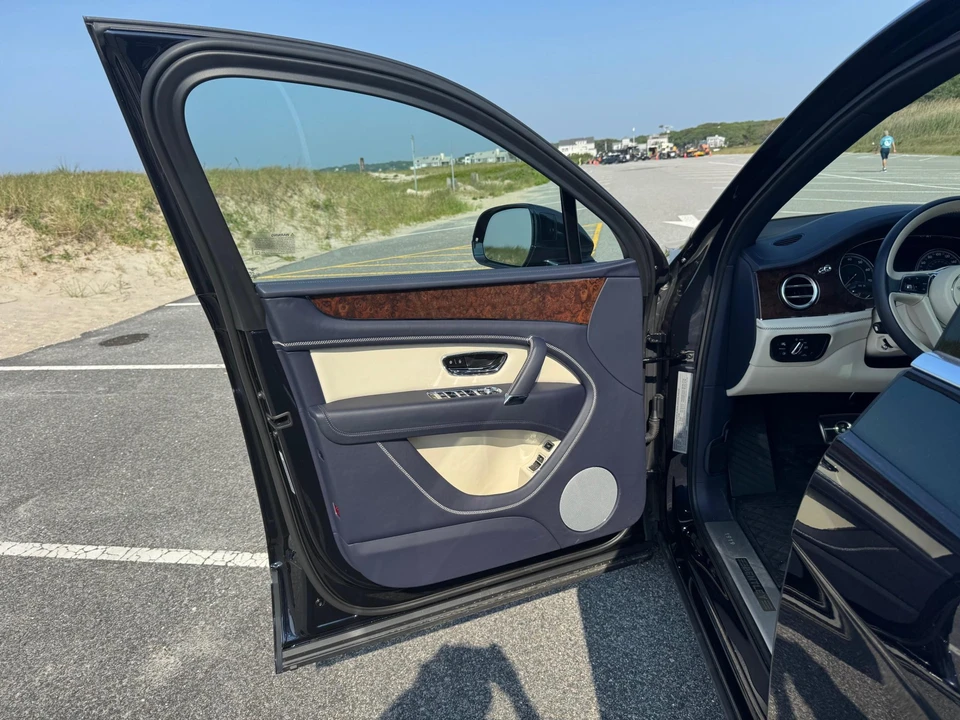 2019 Bentley Bentayga - Image 22 of 31