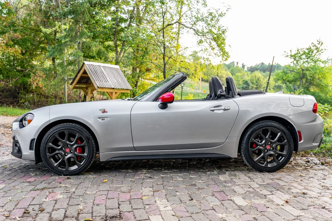 2020 Fiat 124 Spider - Image 8 of 31