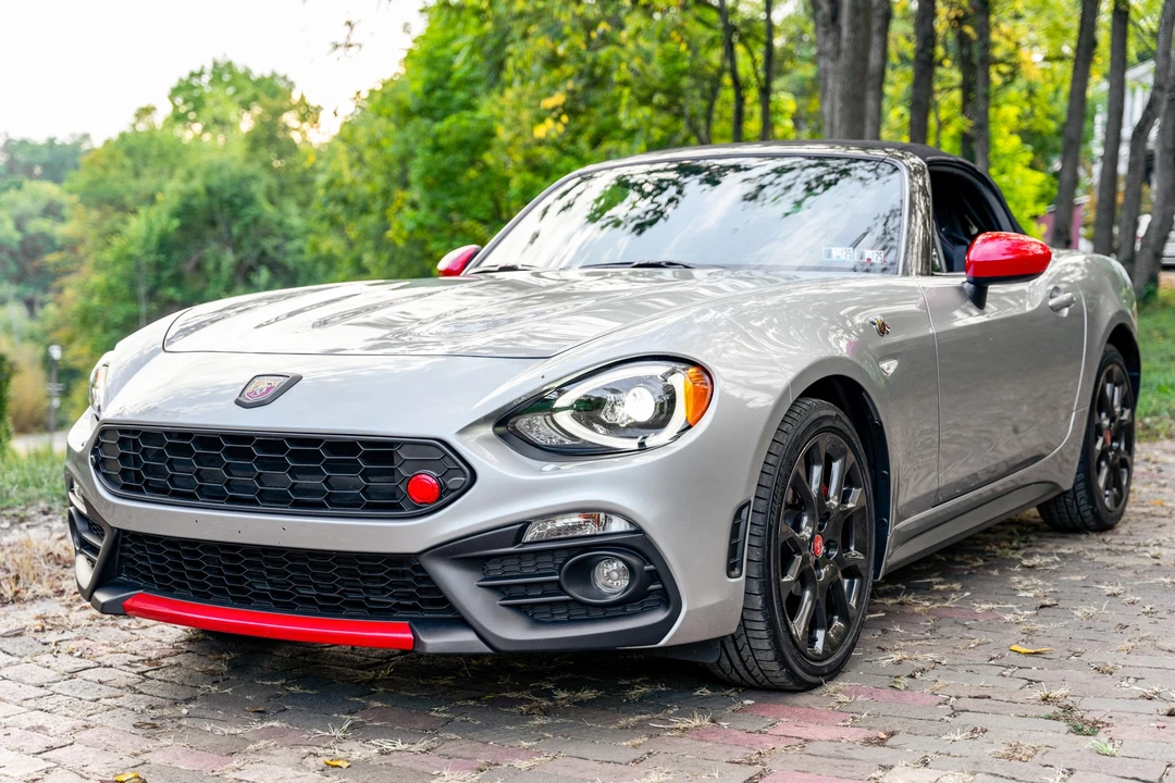 2020 Fiat 124 Spider - Image 9 of 31