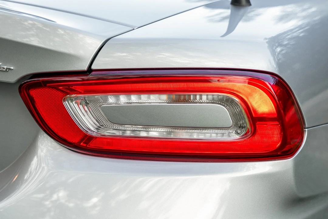 2020 Fiat 124 Spider - Image 23 of 31