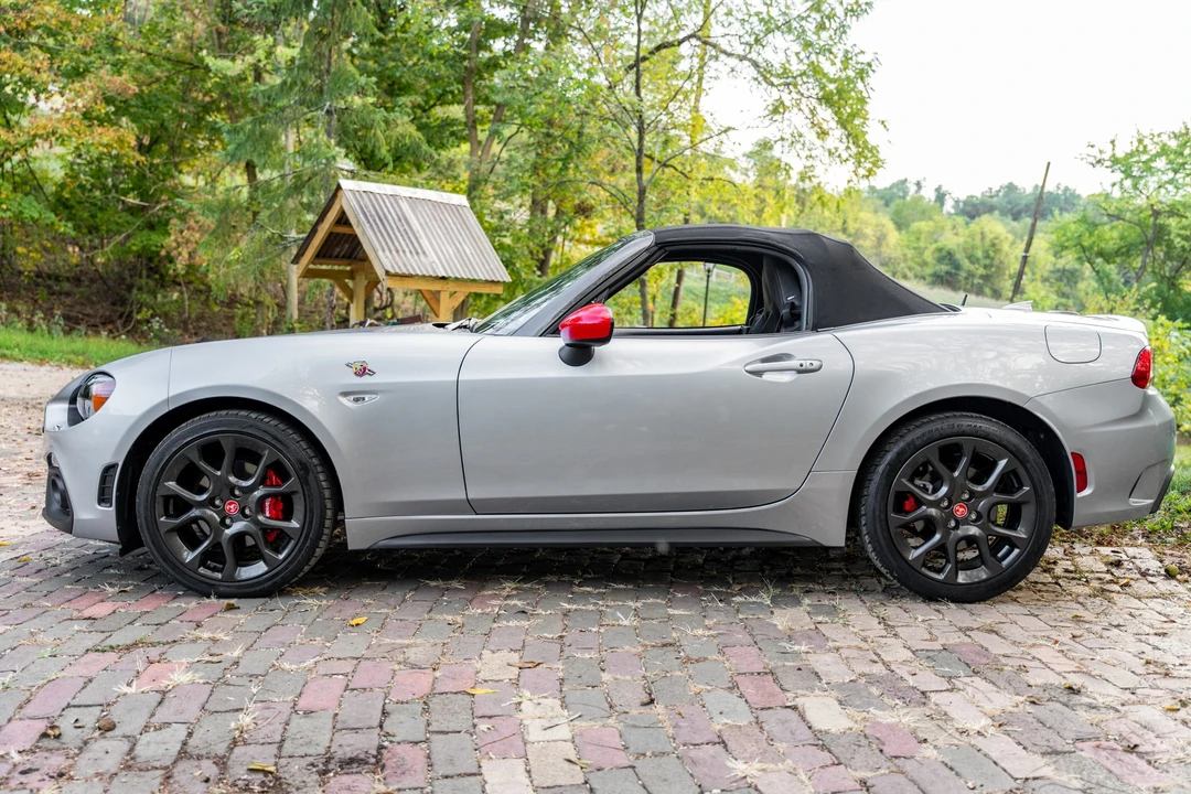 2020 Fiat 124 Spider - Image 16 of 31