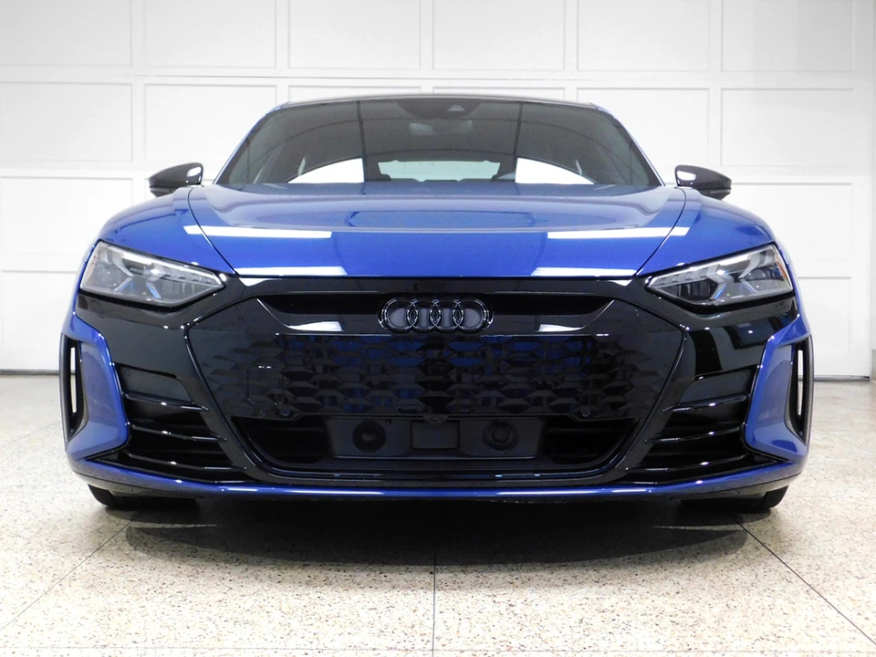 2022 Audi RS e-tron GT - Image 5 of 31