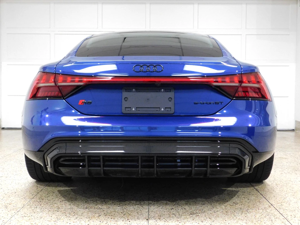 2022 Audi RS e-tron GT - Image 8 of 31