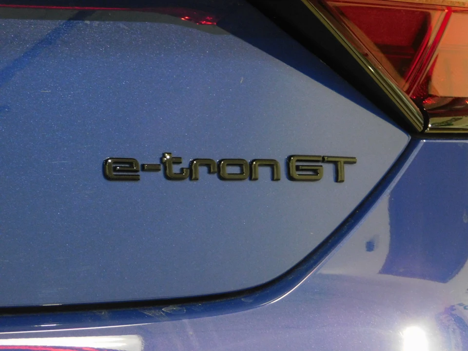 2022 Audi RS e-tron GT - Image 30 of 31